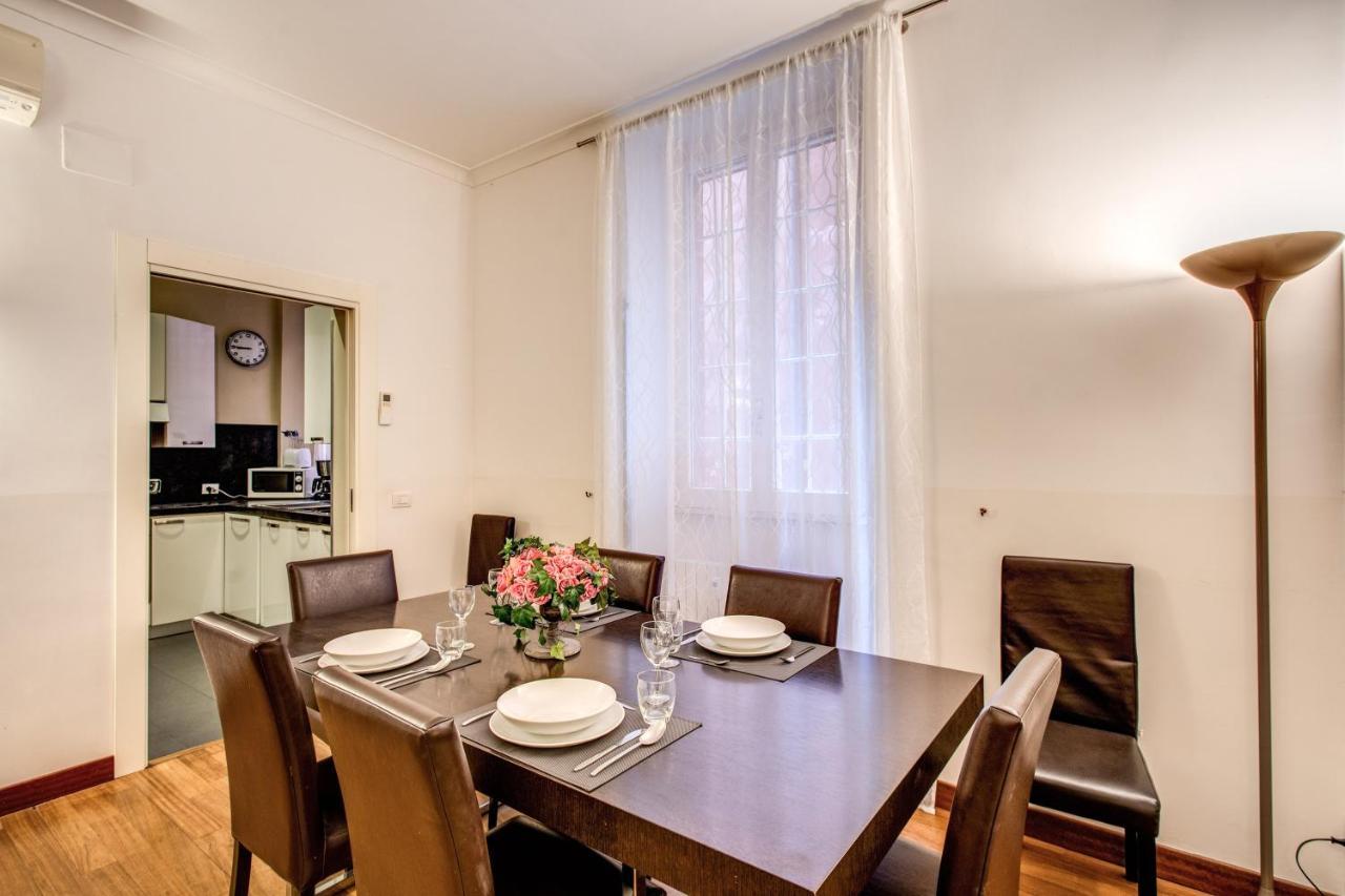 Holiday Apartment Bernini Near The Trevi Fountain - 4 Bedroom Roma Exterior foto