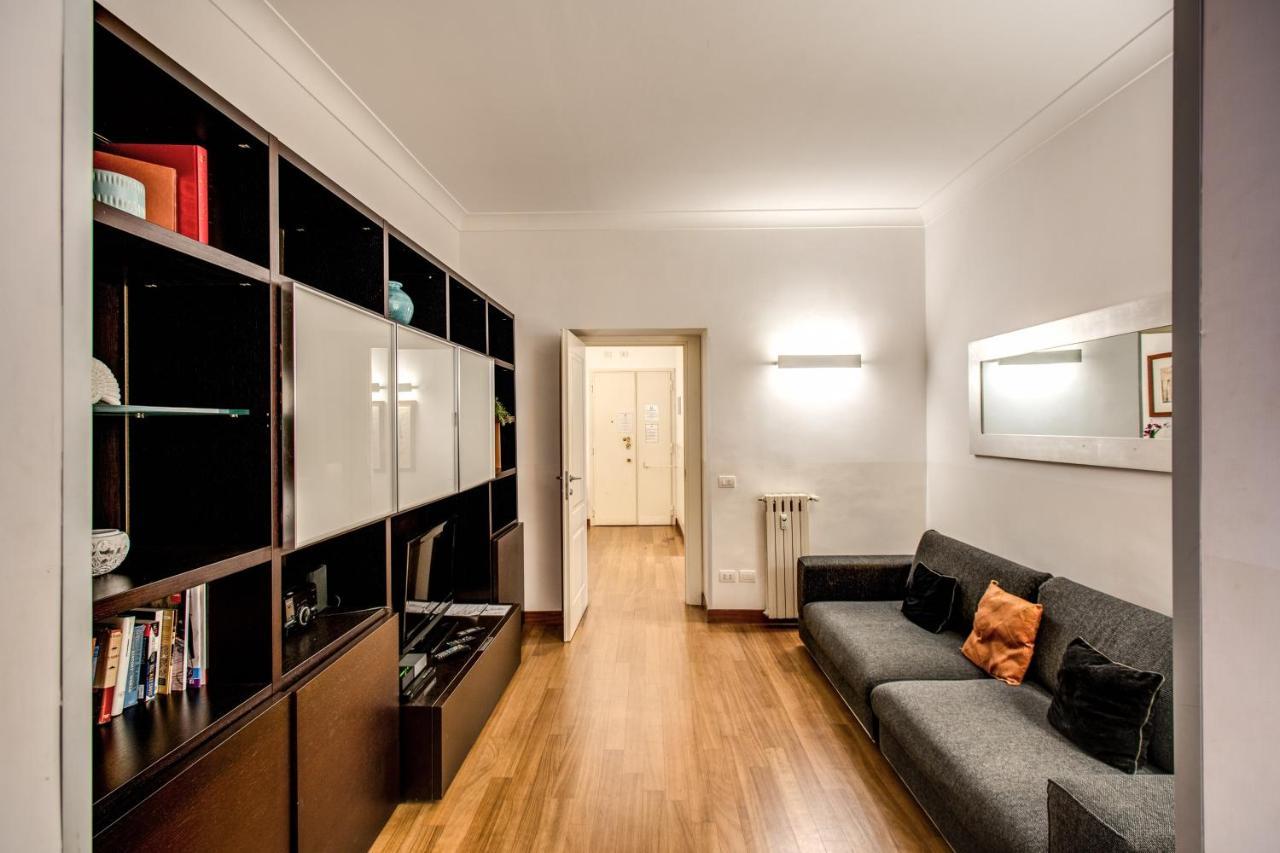 Holiday Apartment Bernini Near The Trevi Fountain - 4 Bedroom Roma Exterior foto