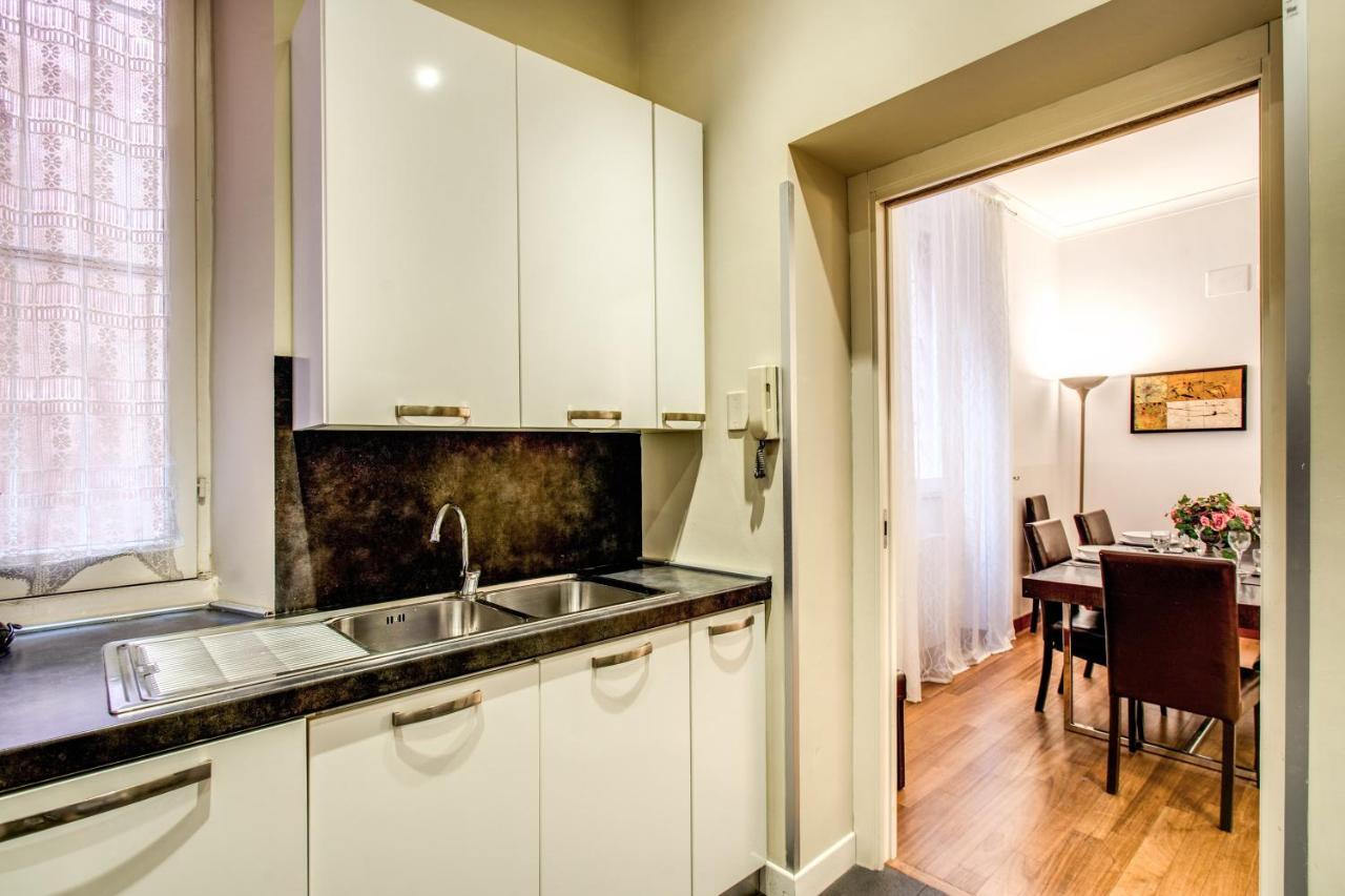 Holiday Apartment Bernini Near The Trevi Fountain - 4 Bedroom Roma Exterior foto