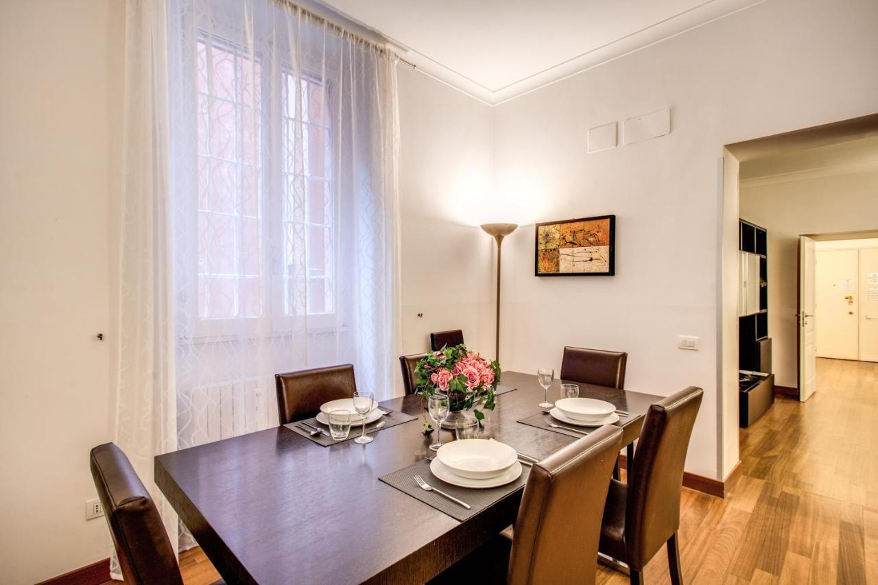 Holiday Apartment Bernini Near The Trevi Fountain - 4 Bedroom Roma Exterior foto
