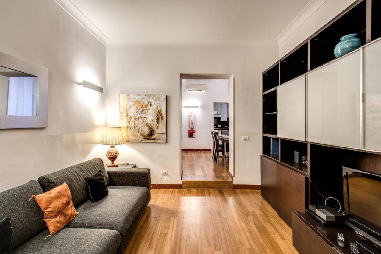 Holiday Apartment Bernini Near The Trevi Fountain - 4 Bedroom Roma Exterior foto
